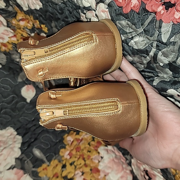 Rose Gold Rocket Dog Sandals 8.5 Like New - Picture 3 of 7